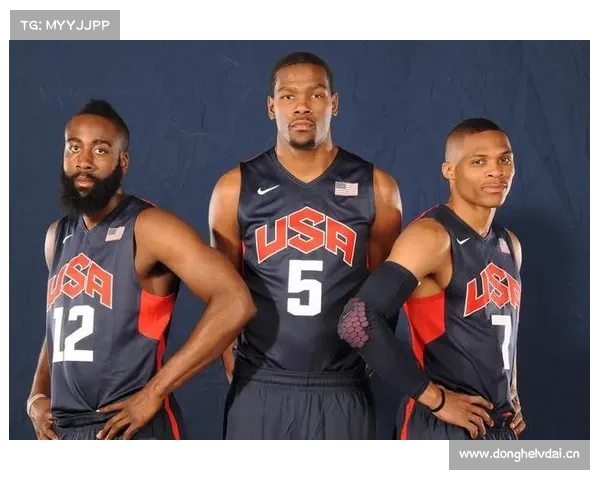 3.67亿砸出NBA冤种天团!主帅更衣室遭球员推搡,管理层要保谁? 3.67亿砸出NBA冤种天团!主帅更衣室遭球员推搡,管理层要保谁?